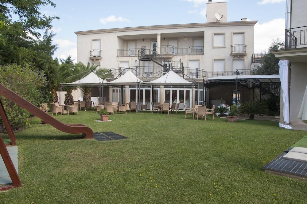 Mariano IV Palace Hotel Oristano Ngoại thất bức ảnh