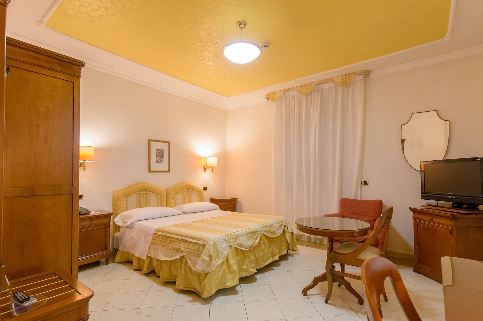 Mariano IV Palace Hotel Oristano Ngoại thất bức ảnh
