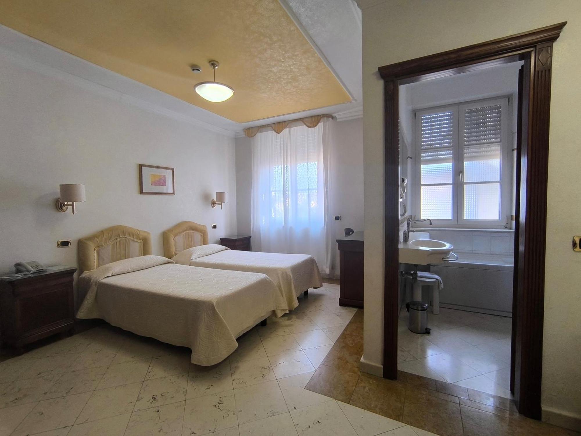Mariano IV Palace Hotel Oristano Ngoại thất bức ảnh